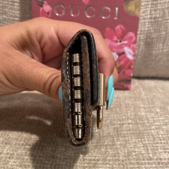 Authentic Gucci Card and key holder - Picture 10 of 14
